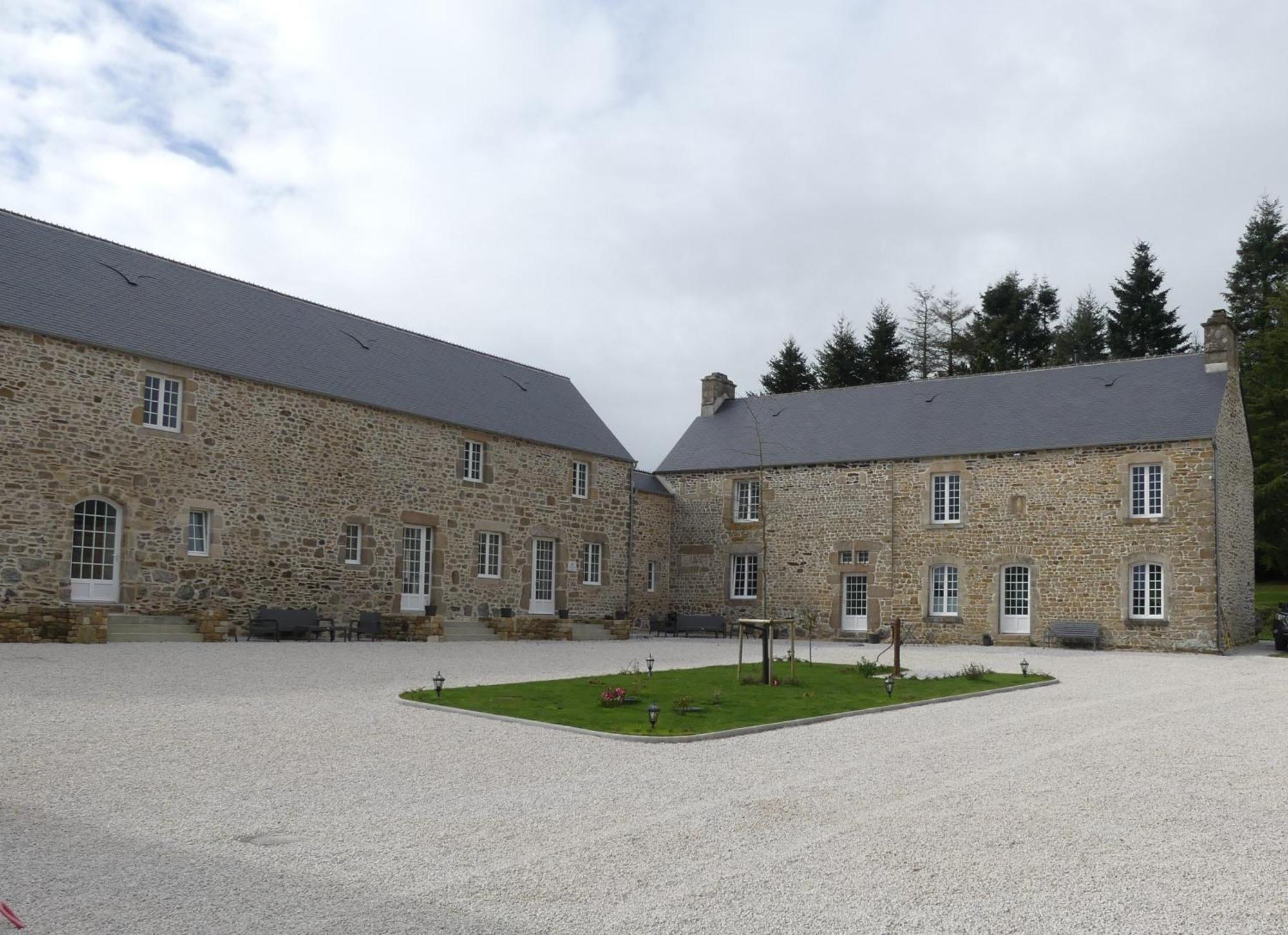La Vallee Joly Le Vast Exterior photo