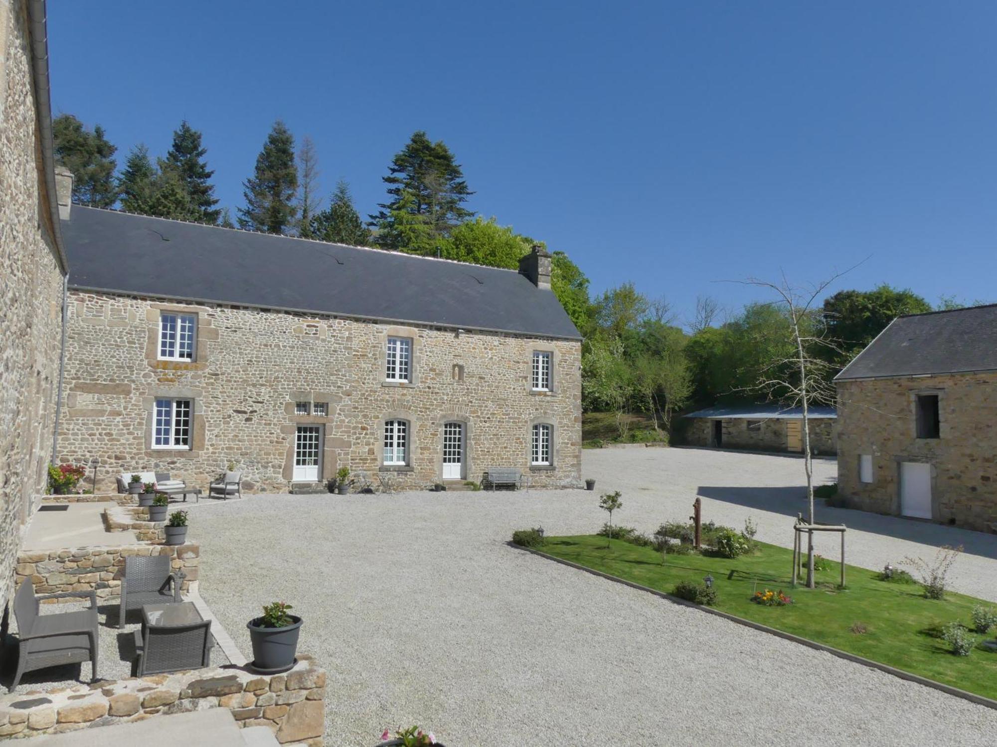 La Vallee Joly Le Vast Exterior photo
